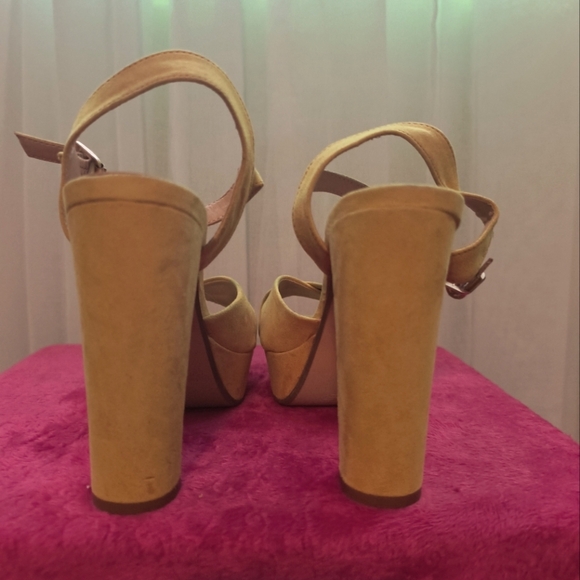 Yellow platform ankle strap sandals, size 7.5 us, excellent used condition - Picture 4 of 5